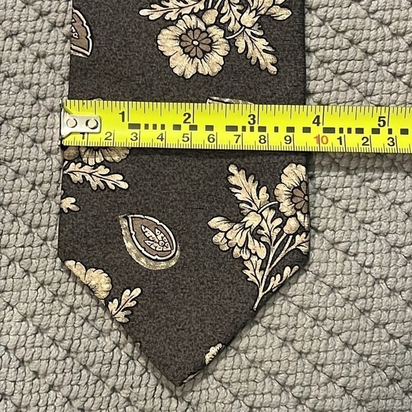 Vintage Halston 100% Silk Tie Floral Print Made in USA With Tag Designer Classic - Picture 9 of 9